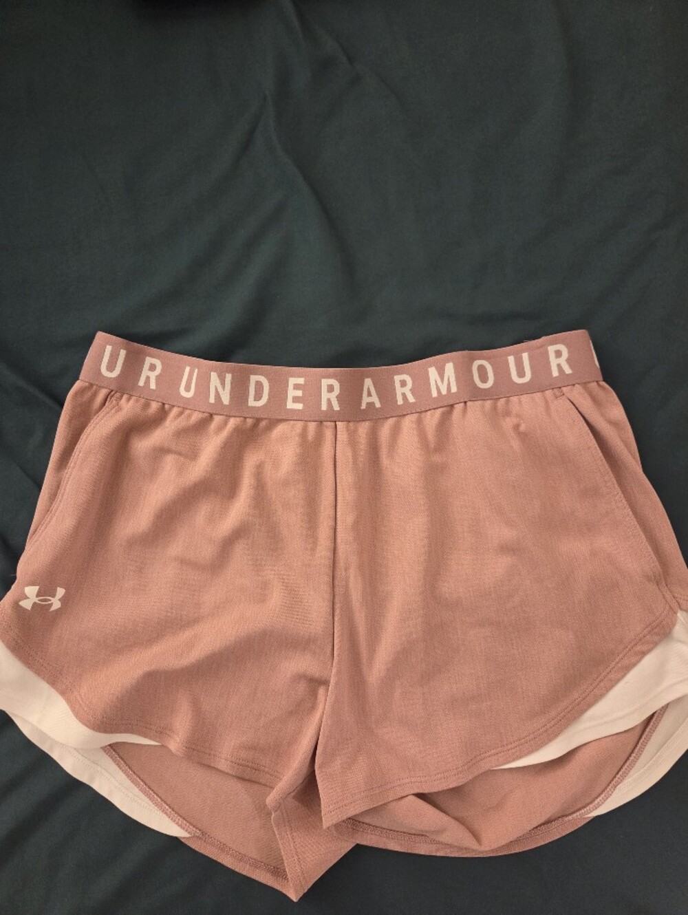 Under Armour Women's Dusty Pink Performance Shorts Size L - like new